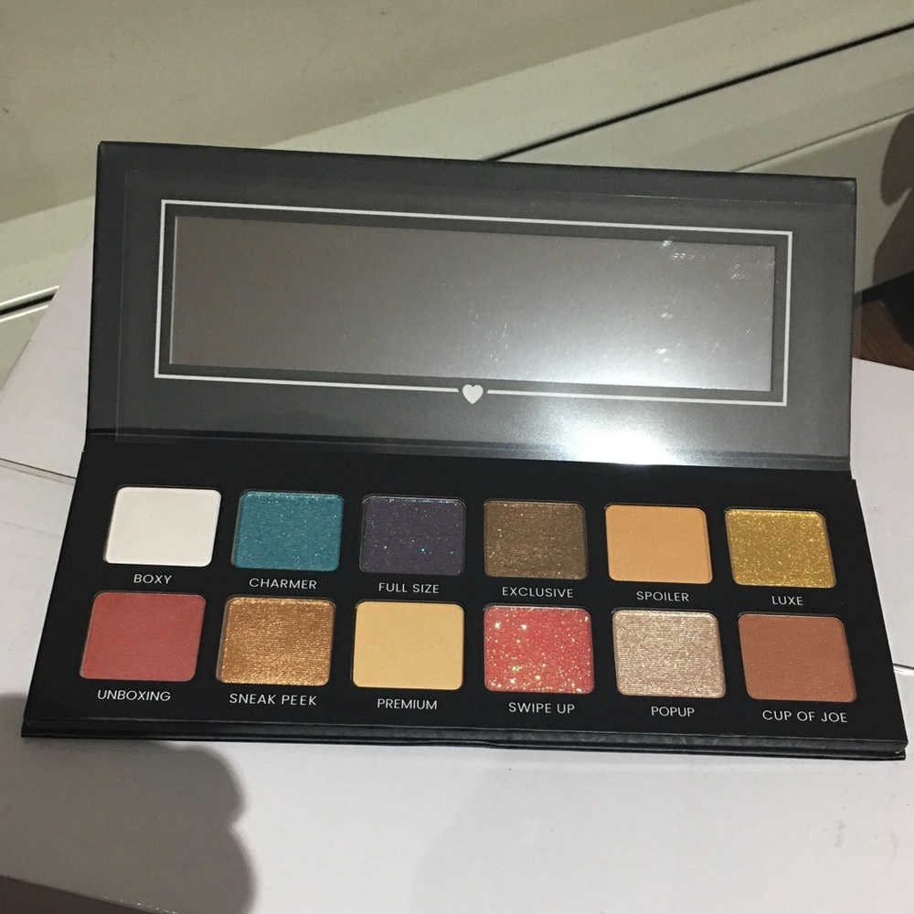 Boxy charm hello charmer palette